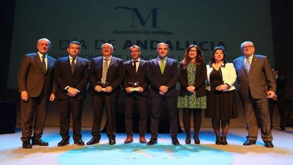 Premiados por la Diputación con la M de Málaga 2018 junto a autoridades Premiados por la Diputación con la M de Málaga 2018 junto a autoridades