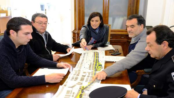 Reunión Ayuntamiento-asociaciones de taxi sobre el carril del MetroTUS Reunión Ayuntamiento-asociaciones de taxi sobre el carril del MetroTUS