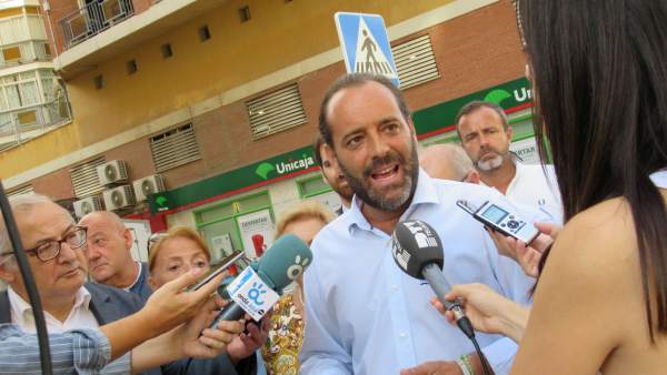 Juan Cassá en rueda de prensa Juan Cassá en rueda de prensa