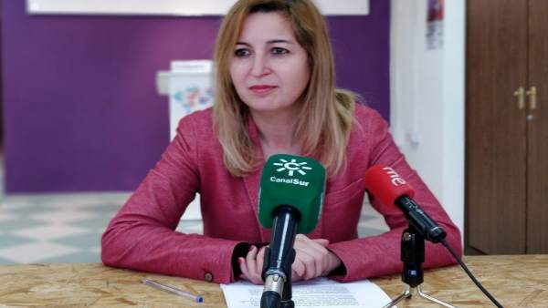 La parlamentaria de Podemos Carmen Lizárraga La parlamentaria de Podemos Carmen Lizárraga