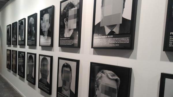 Santiago Sierra siembra la polémica en ARCO con su obra Presos políticos Santiago Sierra siembra la polémica en ARCO con su obra Presos políticos