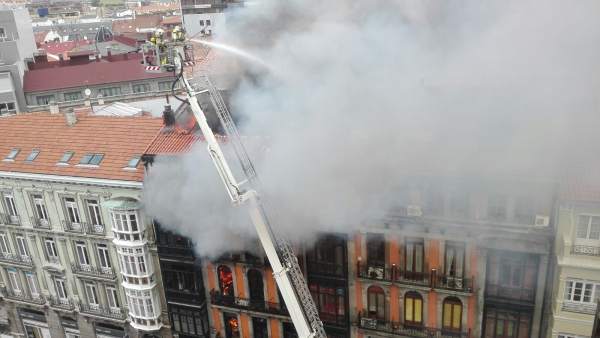 Incendio en la calle Uría de Oviedo, Incendio en la calle Uría de Oviedo,