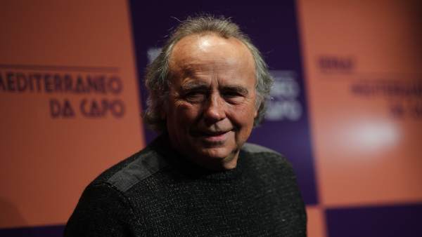 Rueda de prensa de Joan Manuel Serrat en el Círculo de Bellas Artes Rueda de prensa de Joan Manuel Serrat en el Círculo de Bellas Artes