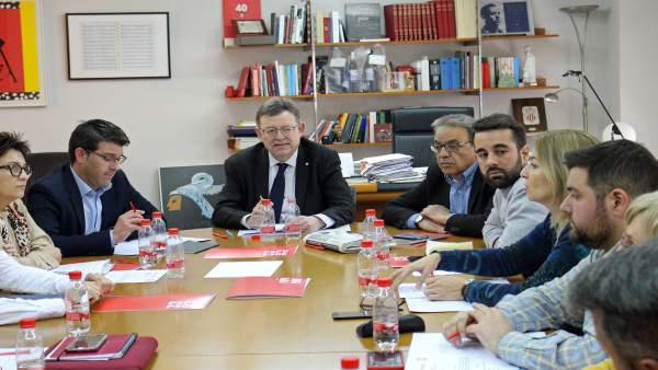 El PSPV exigeix a Rajoy que "en lloc de vindre a la Comunitat a actes o a fer-se fotos", porte un model de finançament El PSPV exigeix a Rajoy que "en lloc de vindre a la Comunitat a actes o a fer-se fotos", porte un model de finançament