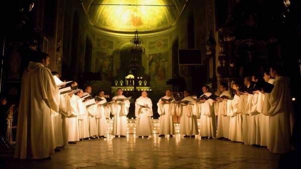 Nota Informativa. Schola Antiqva, El Dúo Agúndez & Lázaro Y El Cantante César Ca Nota Informativa. Schola Antiqva, El Dúo Agúndez & Lázaro Y El Cantante César Ca