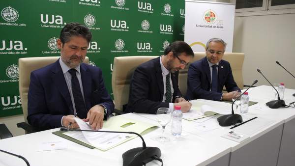Convenio entre la UJA y Fundación CajaSur Convenio entre la UJA y Fundación CajaSur