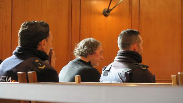 Sito Miñanco se sienta en el banquillo de los acusados por blanqueo Sito Miñanco se sienta en el banquillo de los acusados por blanqueo