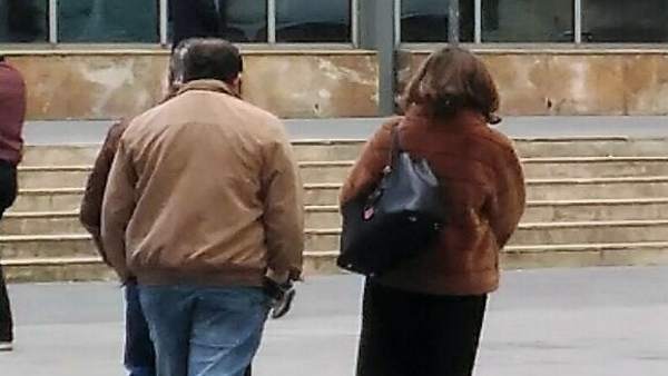 El acusado junto a su letrada ala salida del juzgado. El acusado junto a su letrada ala salida del juzgado.