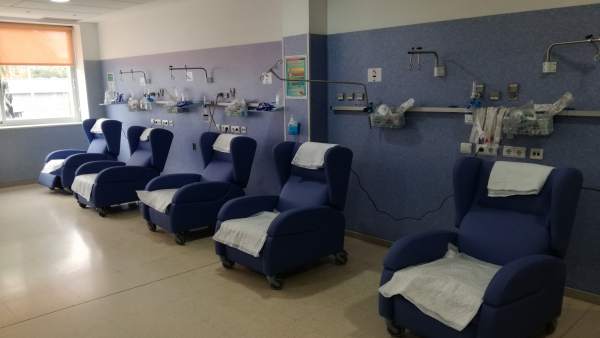 Los Pacientes De Las Urgencias Del Hospital Clínico Estrenan Nuevos Sillones Erg Los Pacientes De Las Urgencias Del Hospital Clínico Estrenan Nuevos Sillones Erg