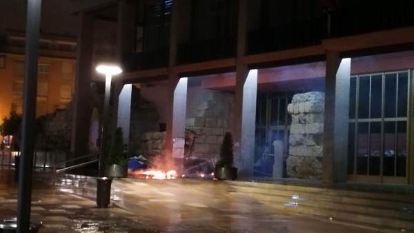 Un momento del incendio, fotografiado por un testigo Un momento del incendio, fotografiado por un testigo