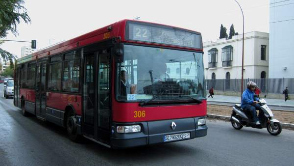 Un autobús de Tussam Un autobús de Tussam