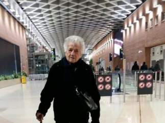 Una abuela italiana de 93 años viaja a Kenia para trabajar como voluntaria
