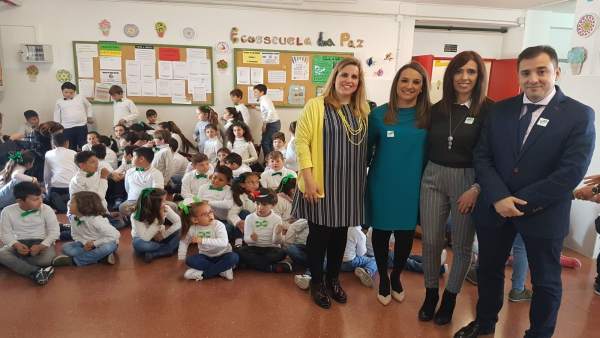 Ruiz y López visitan el colegio La Paz de Villarrubia Ruiz y López visitan el colegio La Paz de Villarrubia