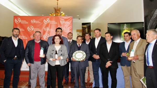 Entrega de los premios al Mejor Aceite de Oliva Virgen Extra de la provincia. Entrega de los premios al Mejor Aceite de Oliva Virgen Extra de la provincia.