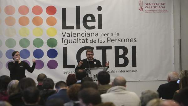 La llei LGTBI valenciana prohibirà les teràpies per a canviar l'orientació sexual La llei LGTBI valenciana prohibirà les teràpies per a canviar l'orientació sexual