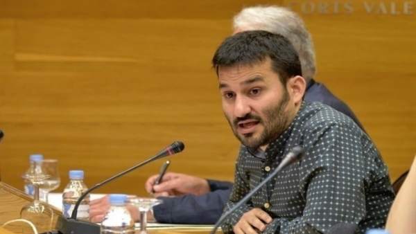 Marzà assegura que l'Oficina de Drets Lingüístics no busca "fiscalitzar a ningú" i nega "irregularitats" Marzà assegura que l'Oficina de Drets Lingüístics no busca "fiscalitzar a ningú" i nega "irregularitats"
