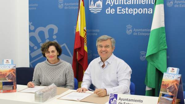 García Urbano alcalde de Estepona en rueda de prensa García Urbano alcalde de Estepona en rueda de prensa