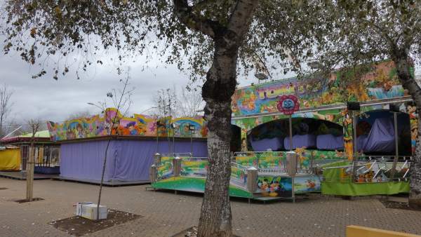 Instalaciones feriales en la Alameda de Hércules Instalaciones feriales en la Alameda de Hércules