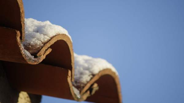 Nieve, frío, hielo, invierno, nevada, tejado Nieve, frío, hielo, invierno, nevada, tejado