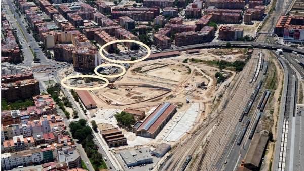 Vista del futuro Parque Central de Valencia con solares edificables marcados Vista del futuro Parque Central de Valencia con solares edificables marcados
