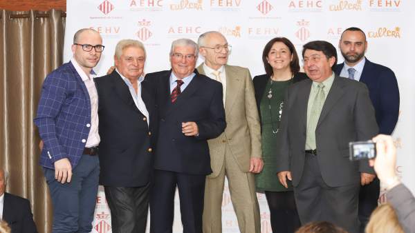 Cullera premia a los pioneros del turismo Cullera premia a los pioneros del turismo