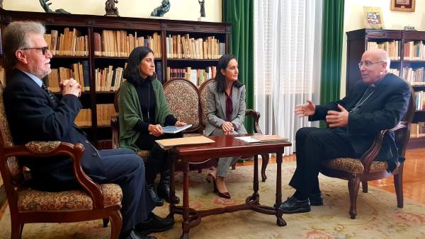 Np Encuentro Entre El Obispo Y La Subdelegada Del Gobierno Np Encuentro Entre El Obispo Y La Subdelegada Del Gobierno