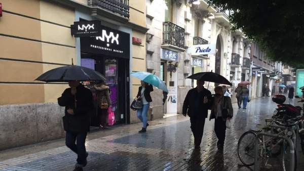 Lluvia en la Calle Colón de València Lluvia en la Calle Colón de València