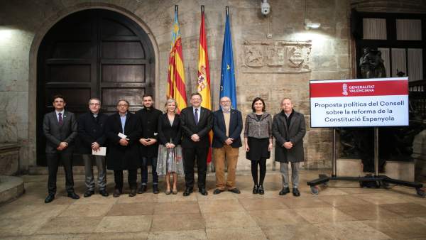 El Consell presenta una proposta per a reformar la Constitució Espanyola El Consell presenta una proposta per a reformar la Constitució Espanyola