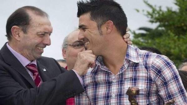 Enrique Castro Quini y David Villa Enrique Castro Quini y David Villa