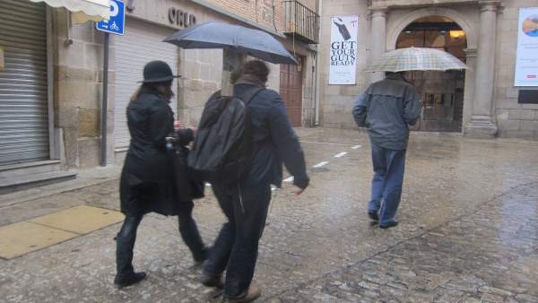 Lluvia, paraguas, temporal, frío, viento Lluvia, paraguas, temporal, frío, viento