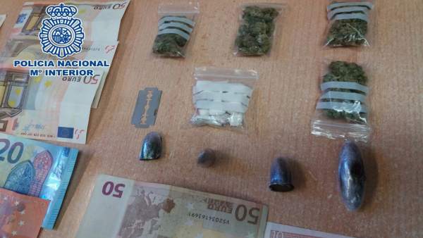Erradican un punto de venta de drogas en A Coruña Erradican un punto de venta de drogas en A Coruña