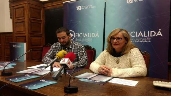 Inaciu Galán y Sabel Tuñón. Inaciu Galán y Sabel Tuñón.