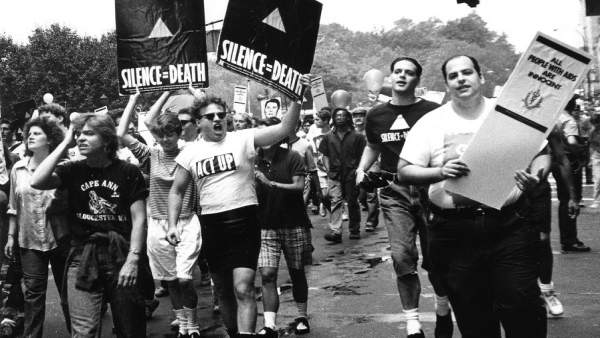 Una mostra presenta a València 30 anys de campanyes de prevenció del VIH Una mostra presenta a València 30 anys de campanyes de prevenció del VIH
