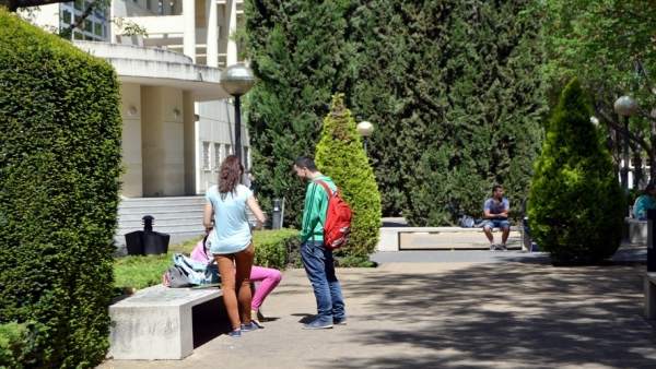 Estudiantes, alumnos, jóvenes, Universidad, adolescentes, aulas, clases Estudiantes, alumnos, jóvenes, Universidad, adolescentes, aulas, clases