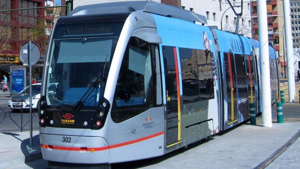 El Tranvía, A Su Paso Por Viapol El Tranvía, A Su Paso Por Viapol