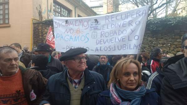 Imagen de la concentración a favor del sistema público de pensiones en Oviedo. Imagen de la concentración a favor del sistema público de pensiones en Oviedo.