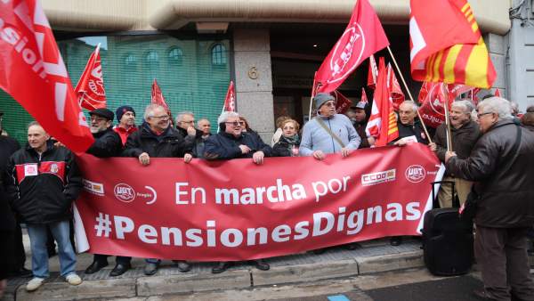 Concentración por pensiones dignas en Zaragoza. Concentración por pensiones dignas en Zaragoza.