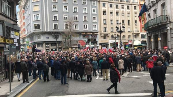 Concentración de pensionistas convocado por UGT y CCOO Concentración de pensionistas convocado por UGT y CCOO