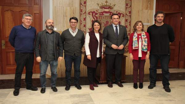 El Ayuntamiento firma con la UCO la cesión de las 'Casas de Doña Ana Jacinta' El Ayuntamiento firma con la UCO la cesión de las 'Casas de Doña Ana Jacinta'
