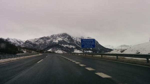 Autopista del Huerna, AP-66, nieve, temporal, cadenas, puerto de montaña Autopista del Huerna, AP-66, nieve, temporal, cadenas, puerto de montaña