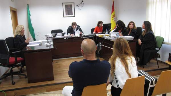 Juicio a la diseñadora Juana Martín Juicio a la diseñadora Juana Martín