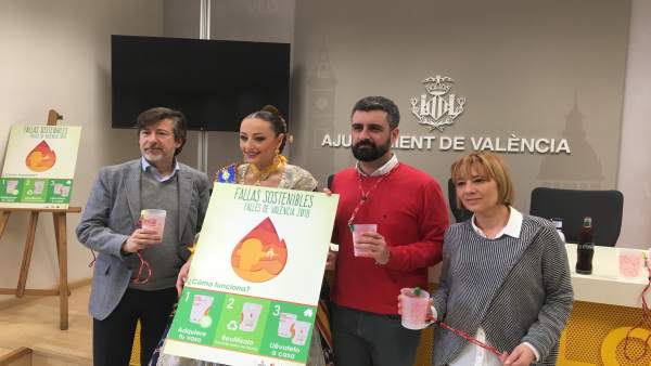 Fernando Álvarez, Rocío Gil, Pere Fuset y Pilar Soriano (de izq. A dcha.) Fernando Álvarez, Rocío Gil, Pere Fuset y Pilar Soriano (de izq. A dcha.)