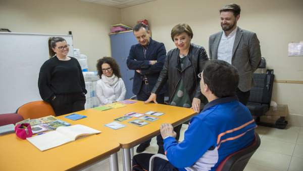 Visita de la Junta a Fegradi Visita de la Junta a Fegradi