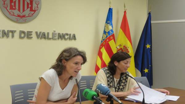 Maria Oliver en rueda de prensa Maria Oliver en rueda de prensa