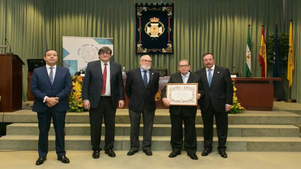 El presidente del Colegio de Dentistas de Cádiz, Ángel Brioso El presidente del Colegio de Dentistas de Cádiz, Ángel Brioso