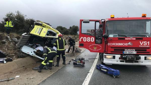 Accidente de una ambulancia en Mingorría (Ávila) Accidente de una ambulancia en Mingorría (Ávila)