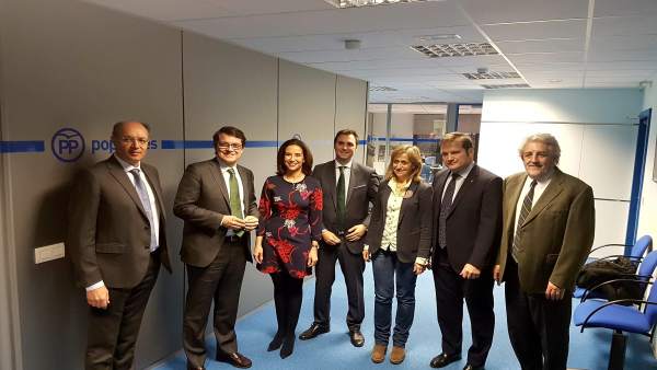 Valladolid.- Mañueco se reune con representantes de farmacéuticos y veterinarios Valladolid.- Mañueco se reune con representantes de farmacéuticos y veterinarios