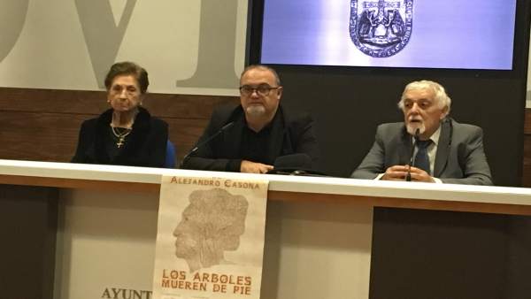 Presentación 'Los árboles mueren de pie' Presentación 'Los árboles mueren de pie'