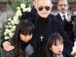 La viuda de Johnny Hallyday acusa: "Me están robando su luto"