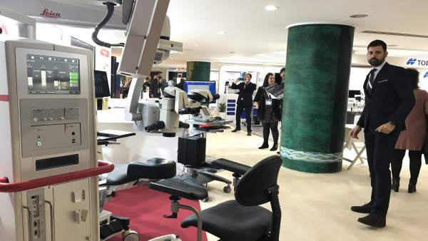 Exposición con nuevos sistemas quirúrgicos y de diagnóstico y medicamentos Exposición con nuevos sistemas quirúrgicos y de diagnóstico y medicamentos